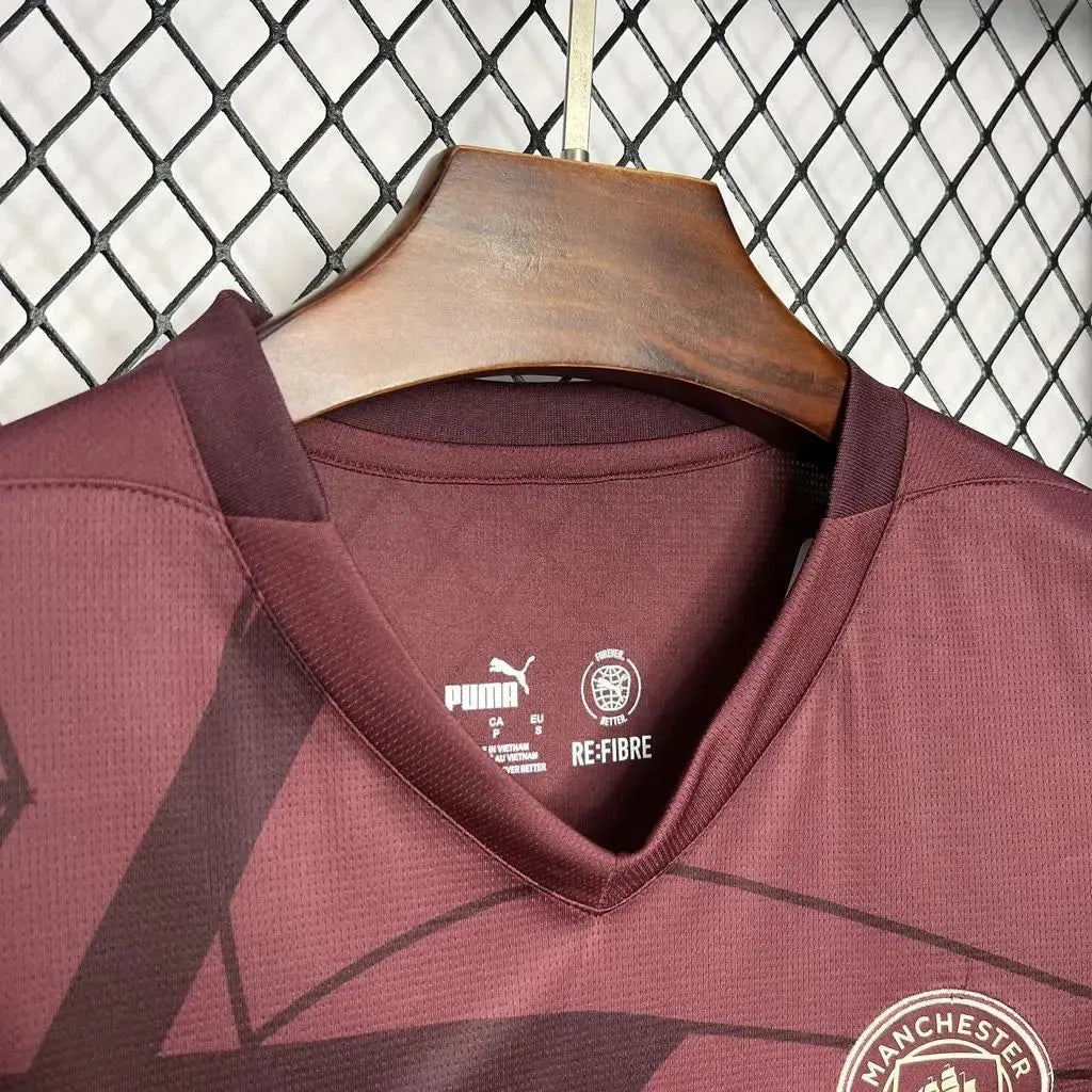 Away 24/25 Men's Shirt · Design 2